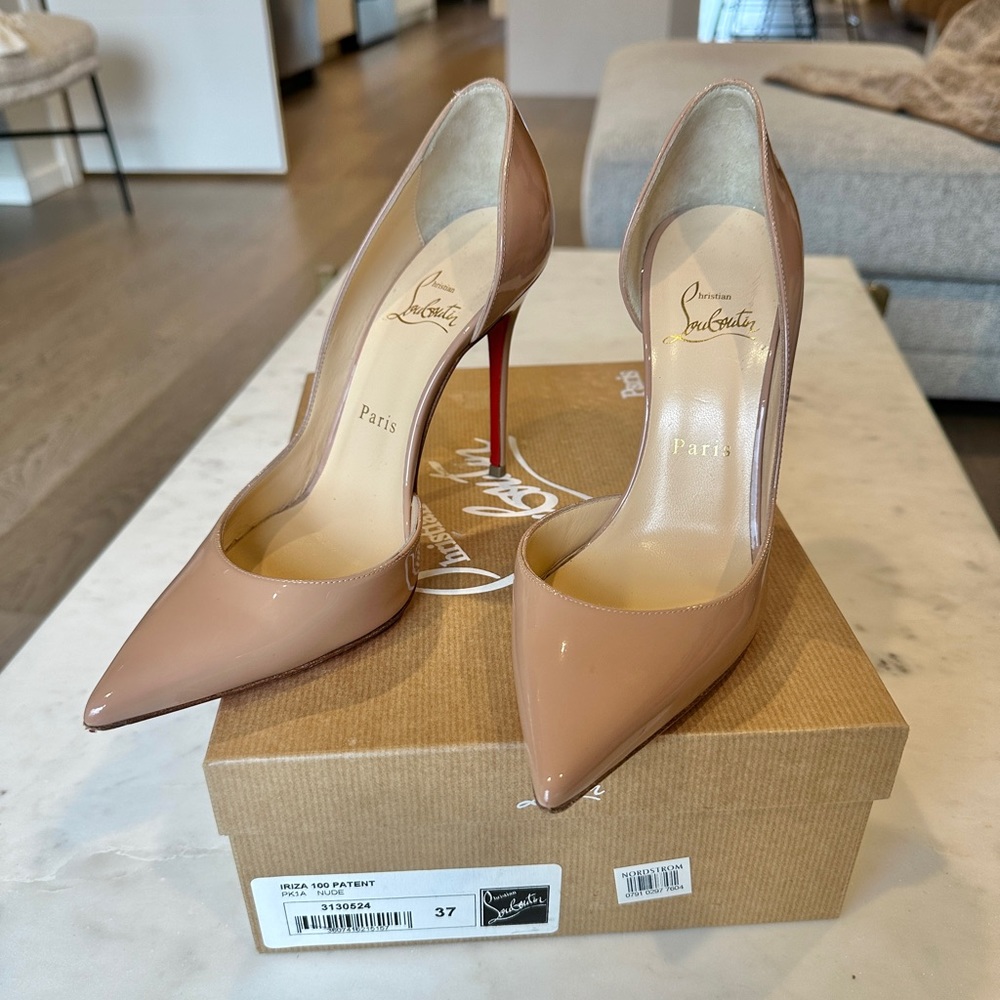 Christian Louboutin Iriza 100 Nude Patent Leather
Size 37